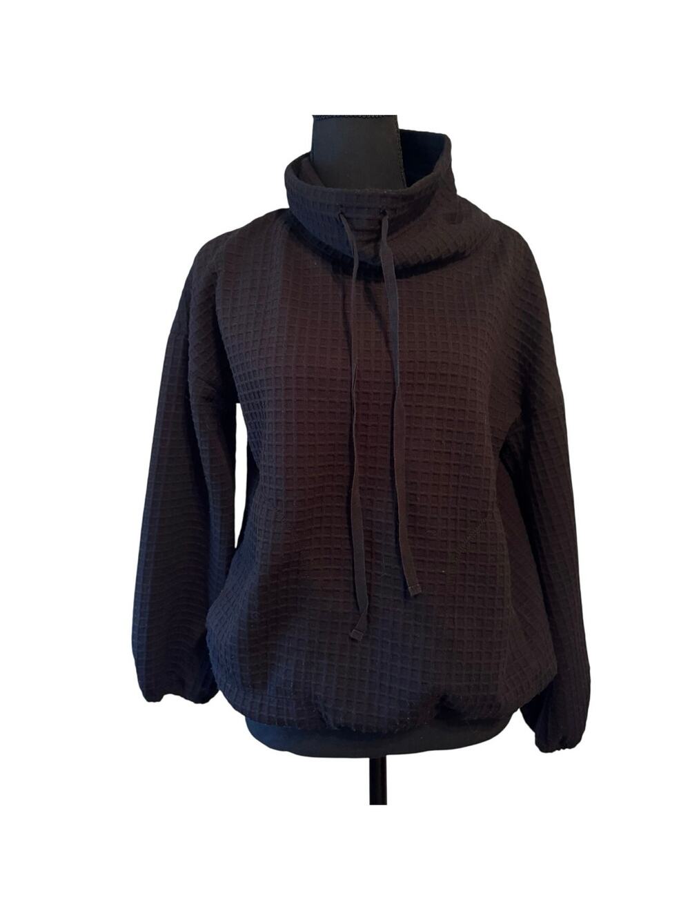 MAX STUDIO Black Top Size Medium